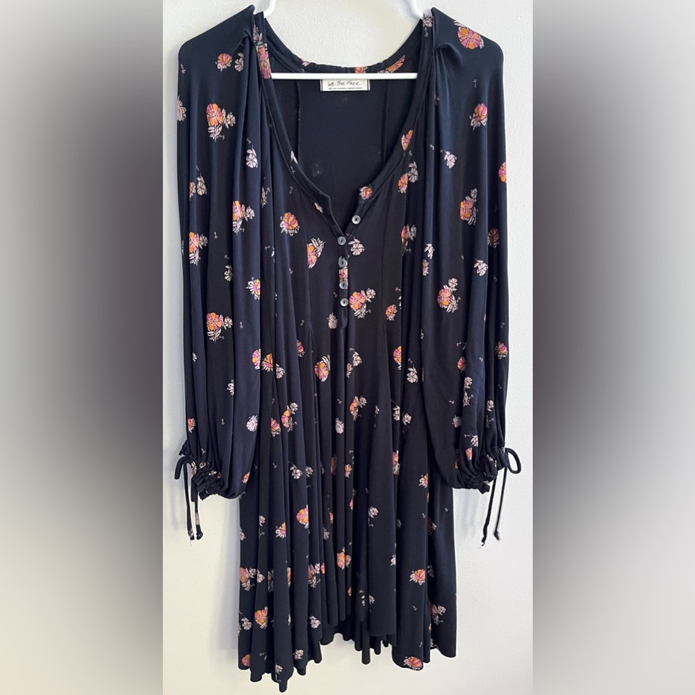 We The Free Black Floral Tunic - Picture 3 of 3